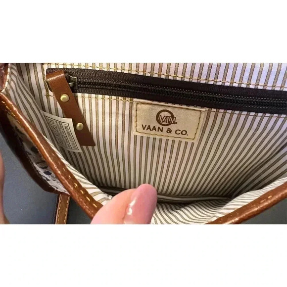 NWT Vaan & Co Womens Brown Casey Cheetah Print Upcycled Leather Crossbody Bag - Picture 8 of 15